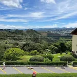 Ape 2 Qts - Campos Do Jordao - Condominio Alto Da Boa Vista - Varanda Com Vista Panoramica - Apartamento Inteiro